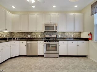 73 Hancock Dr #1401, Morristown, NJ 07960