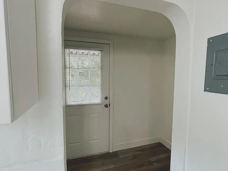 753 E Scott Ave — Photo 6
