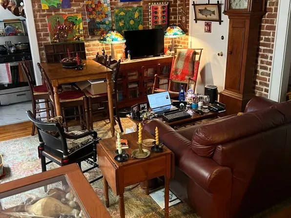 37 S Angell St, Providence, RI 02906