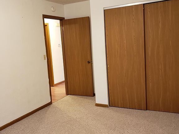 3rd image of 105 Osterhage Dr