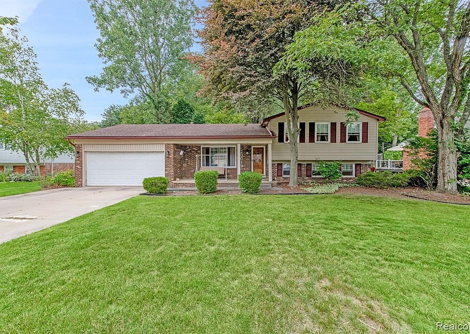 20019 Rippling Ln, Northville, MI 48167 | Zillow