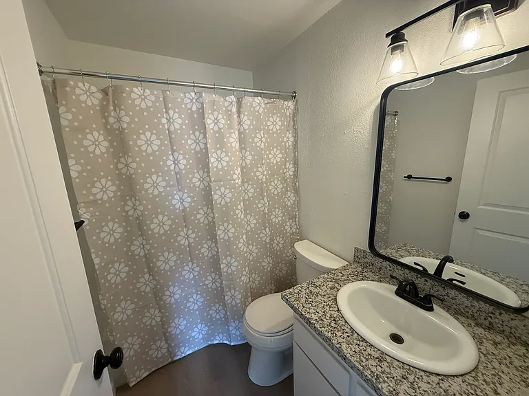 2330 I St NE #1 — Photo 6