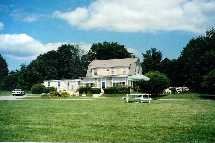 2nd image of 217 Sunnybrook Farm Rd
