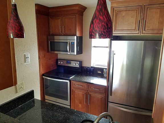 5th image of 909 Twin Lakes Dr #3-F