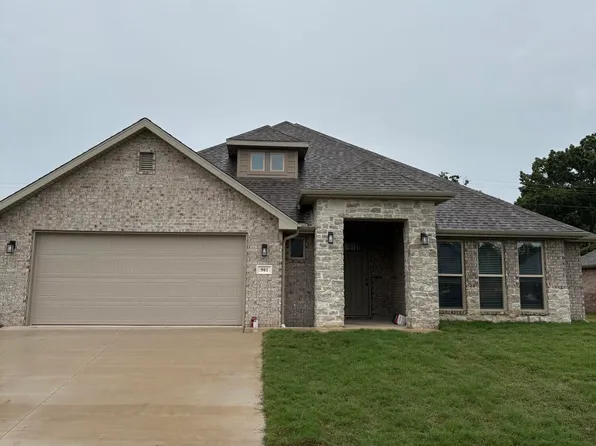 901 Silver Oaks Drive, Carl Junction, MO 64834