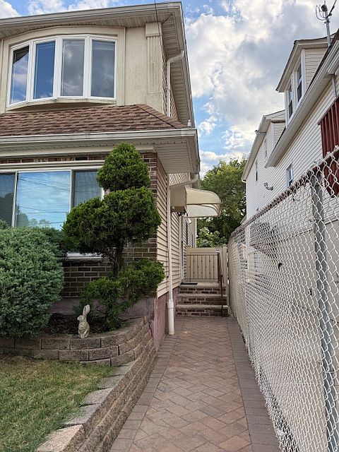 1st image of 246 Wiman Ave #1
