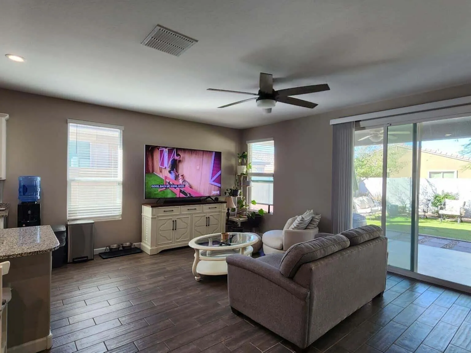 3 bed, 2.0 bath, 1593 sqft, $1,800 — Photo 3