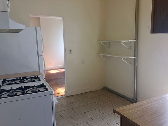 4th image of 1512 Bedford Ave APT 3L