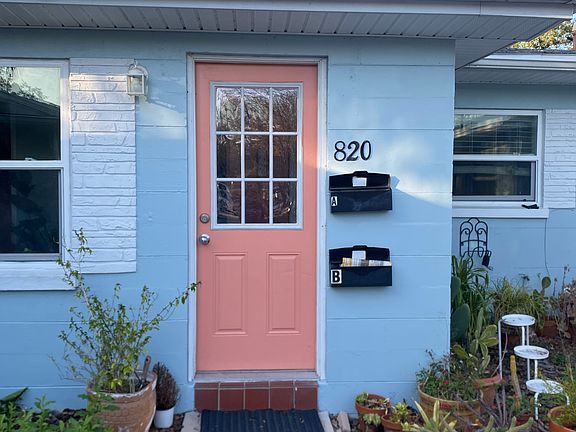 2nd image of 820 E Walnut St APT B