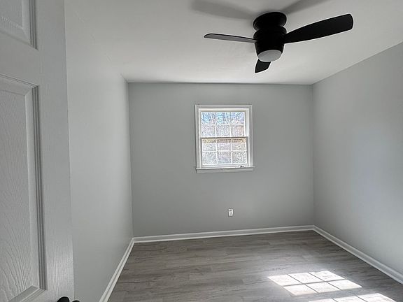 4th image of 230 E Broad St #230