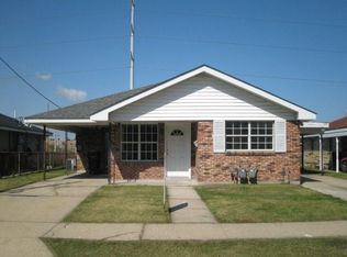 3100 Pakenham Dr #2, Chalmette, LA 70043