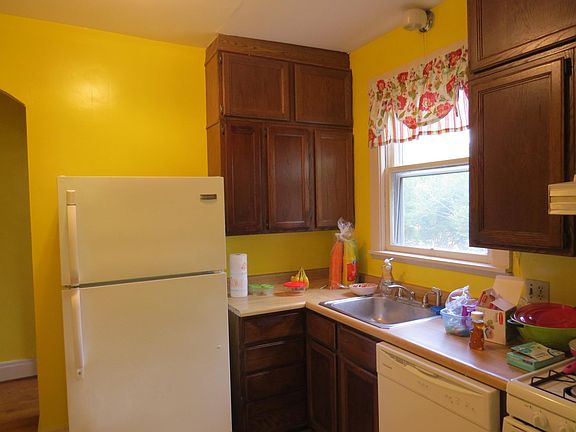 2nd image of 111 University Ave
