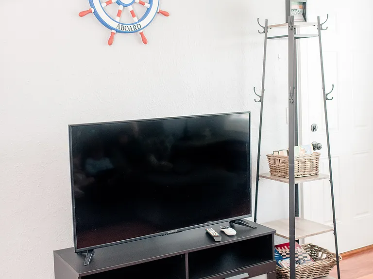 1324 Little Bay Ave #3 — Photo 4