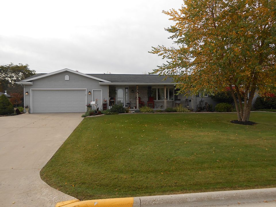 102 Eaton Ct. St. Nazianz, W