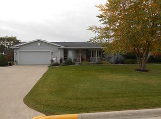 102 Eaton Ct, Saint Nazianz, WI 54245