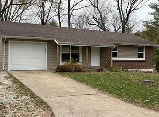 25 Country Ln, Warrenton, MO 63383