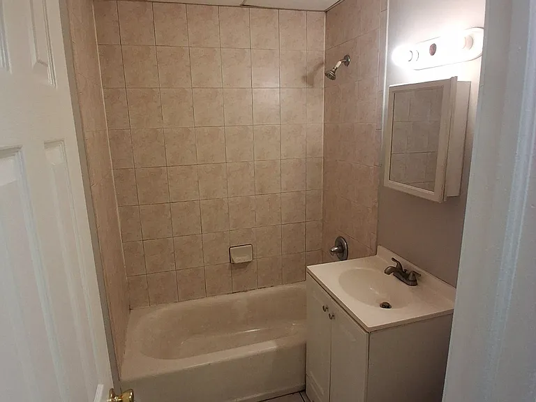 136 Grant Ave #B2 — Photo 6