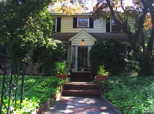 351 Hamilton Pl, Hackensack, NJ 07601