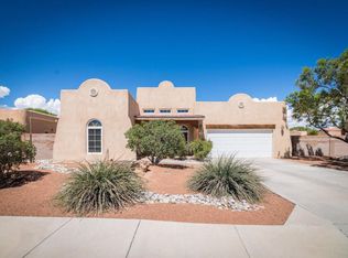 380 Calle Adelaida NE, Los Lunas, NM 87031