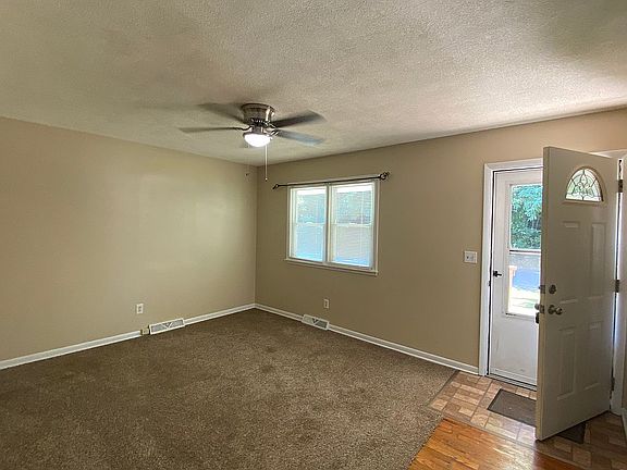 4th image of 206 Vine St