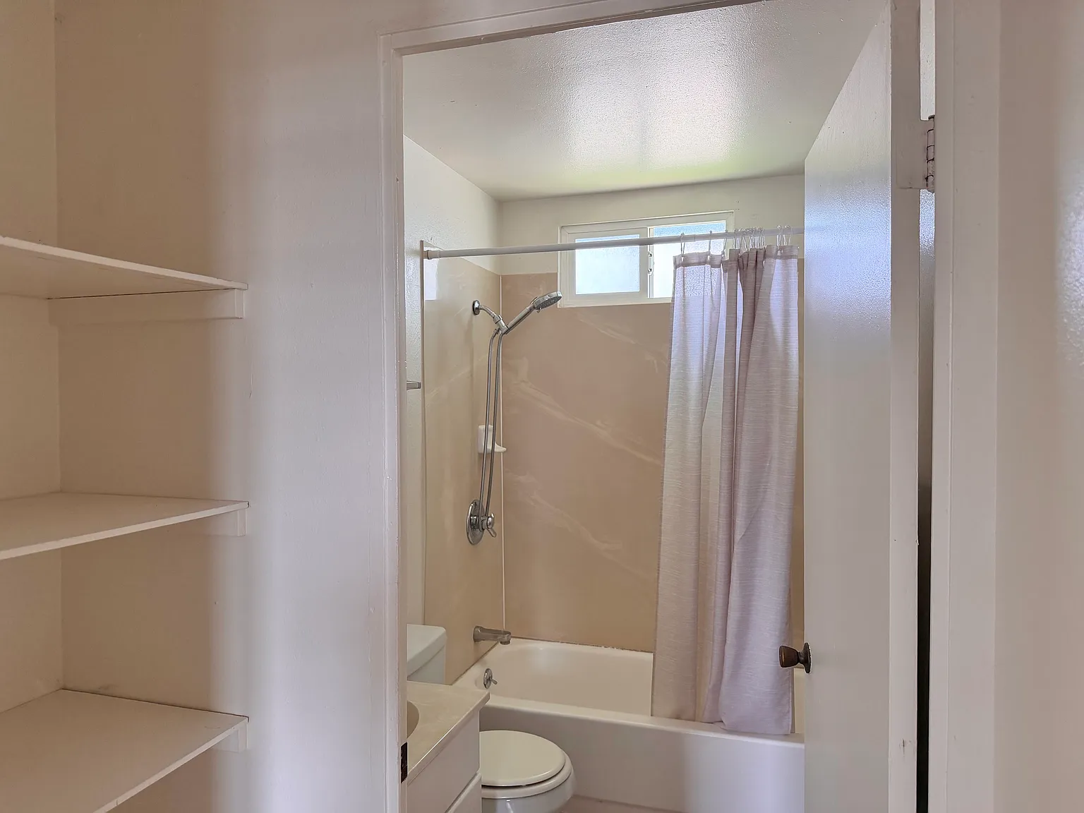 2 bed, 600 sqft, $2,200 — Photo 4