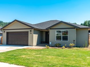 735 SE Lanola St, Winston, OR 97496