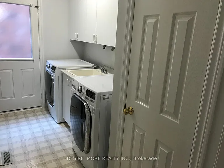 54 Mayfair Dr N #SE — Photo 29