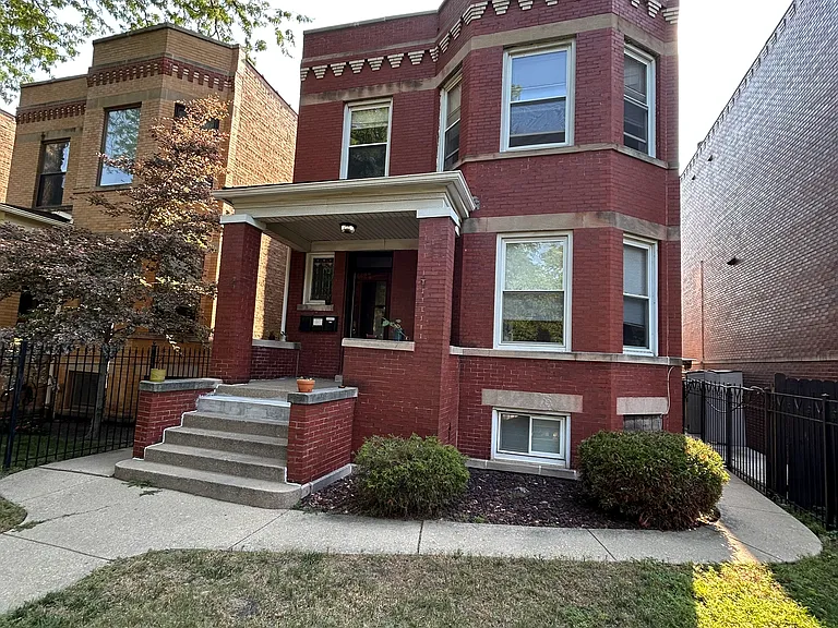 4423 N Damen Ave #1 — Photo 1