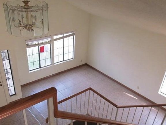 5th image of 17263 Lakeview Ct