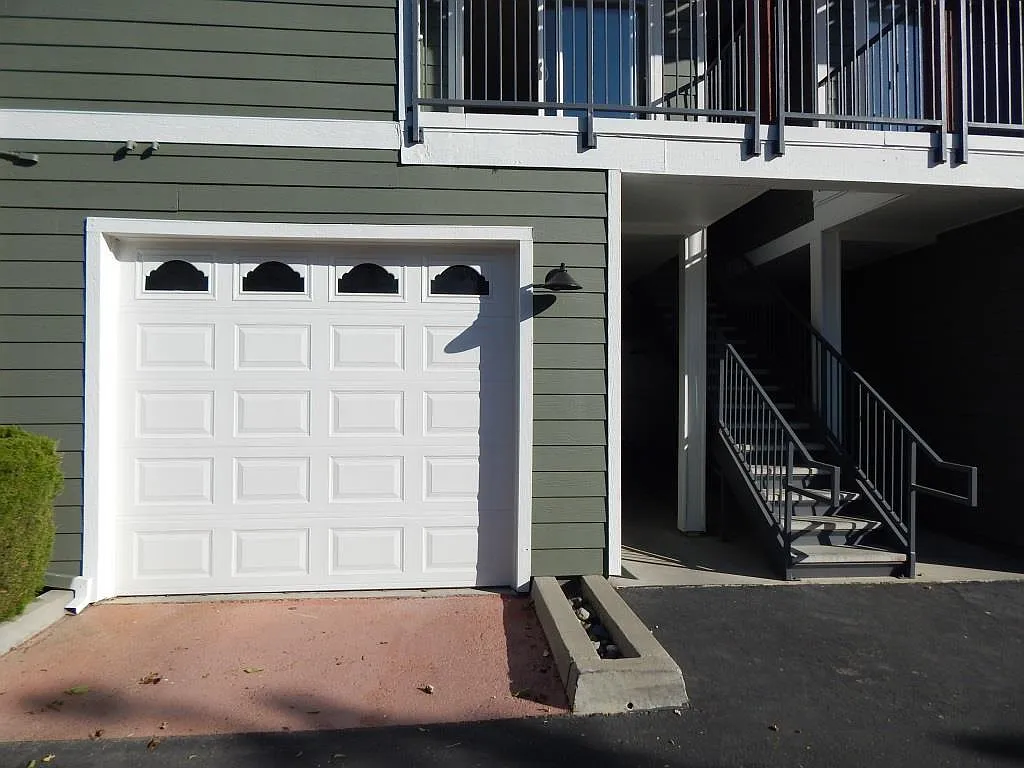 1818 Moore Blvd — Photo 3