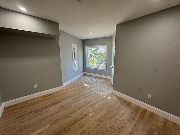 5th image of 13 Spring St #2L