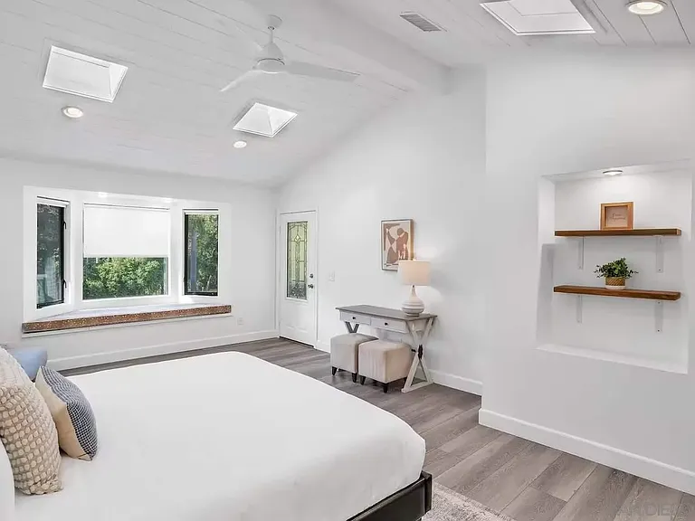 3550 Laketree Dr — Photo 18