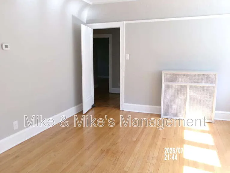6424 W Chambers St — Photo 10