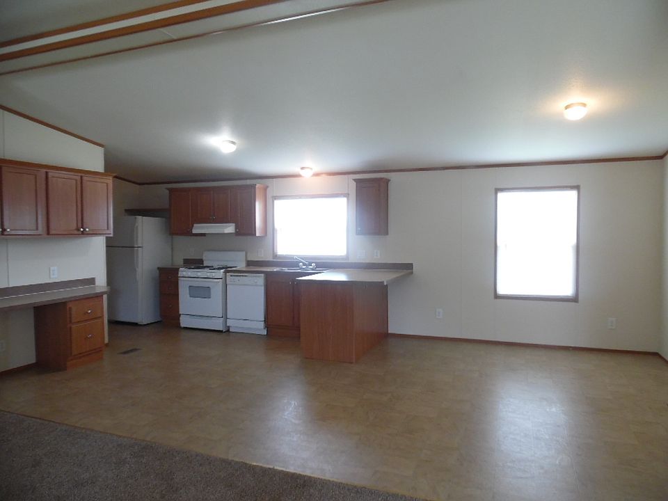2nd image of 29378 Birch Dr #206