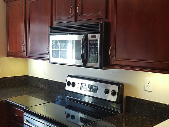 5th image of 523 Graves Ave Unit 212