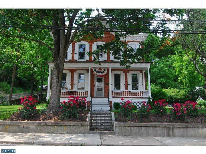 267 Main St photo 1