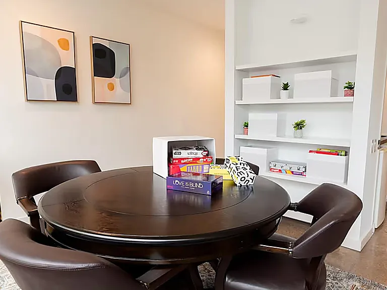 4904 S Shepherd Dr — Photo 7