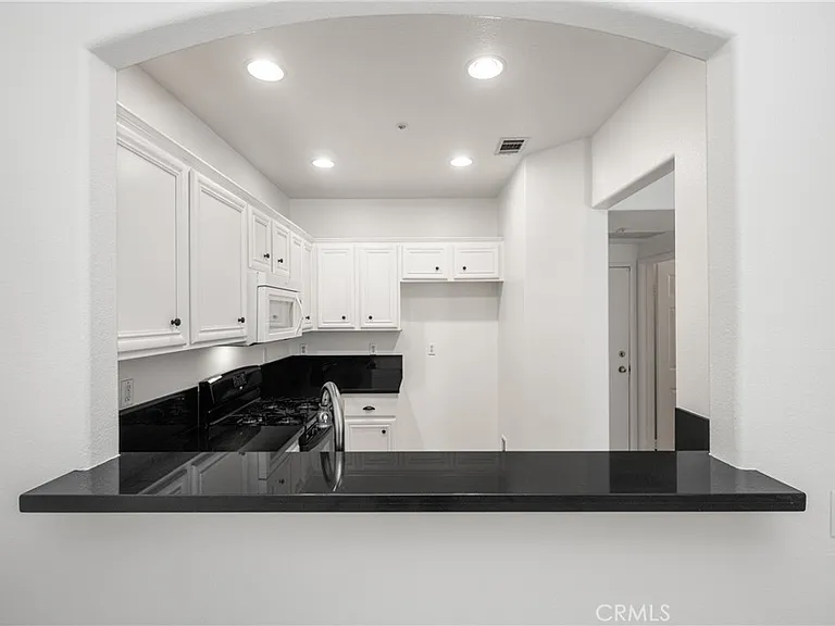 24 Crestline #103 — Photo 12
