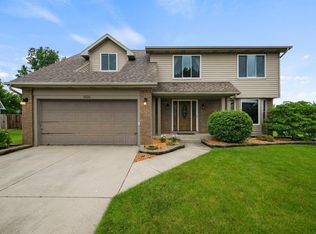 9106 Yellow Tree Ct, Fort Wayne, IN 46804