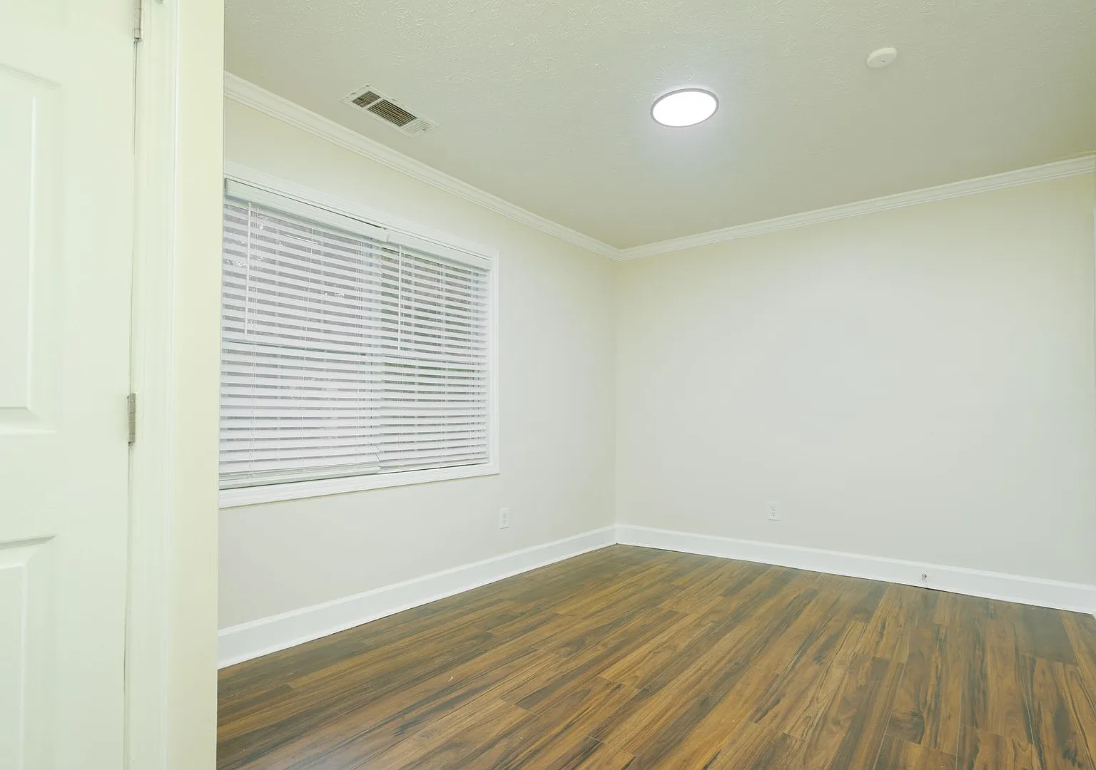 970 Hubbard St SW — Photo 3