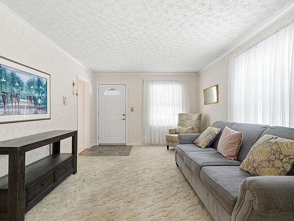 5th image of 3034 Kenlawn St