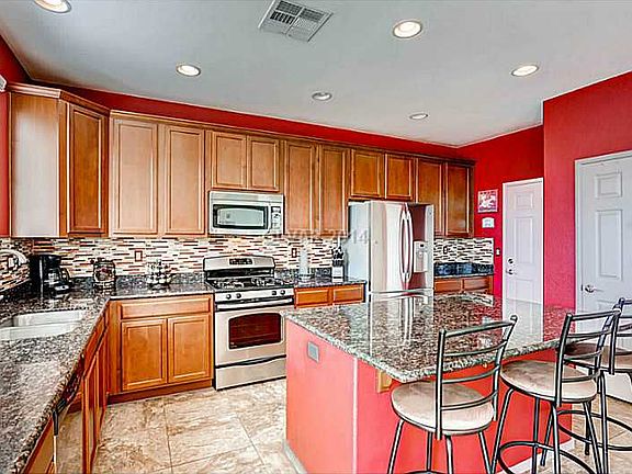 2nd image of 10821 Whipple Crest Ave