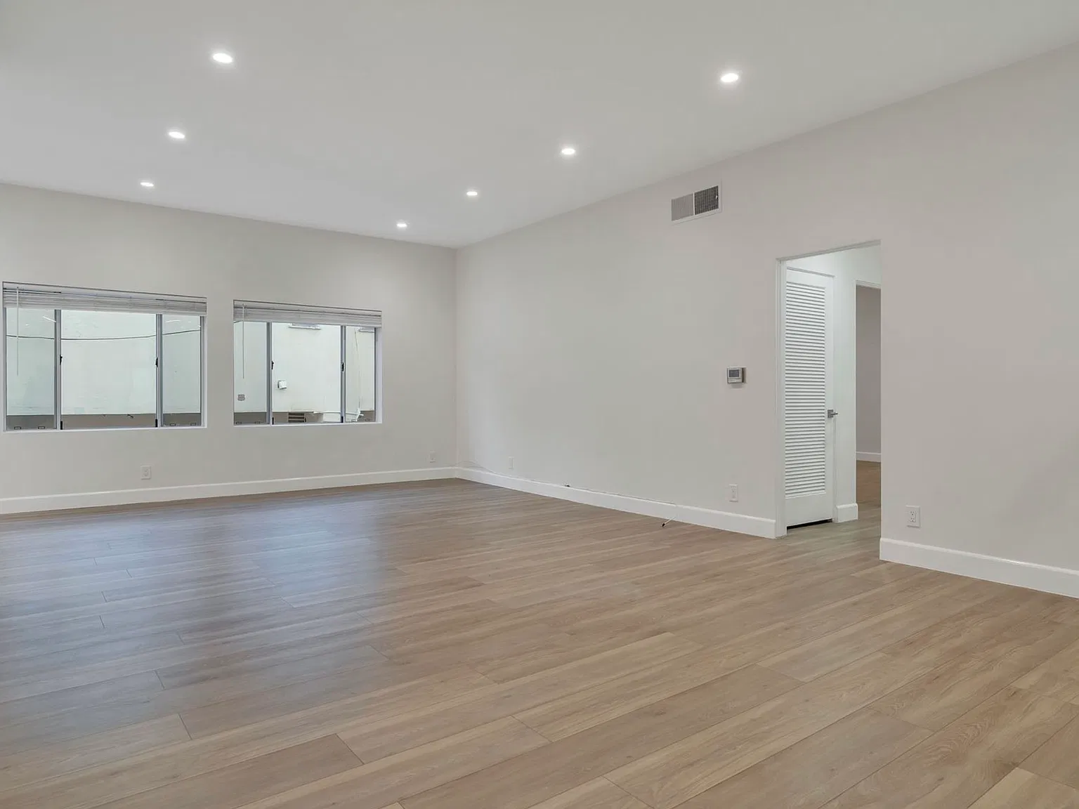2 bed, 1300 sqft, $4,595 — Photo 2