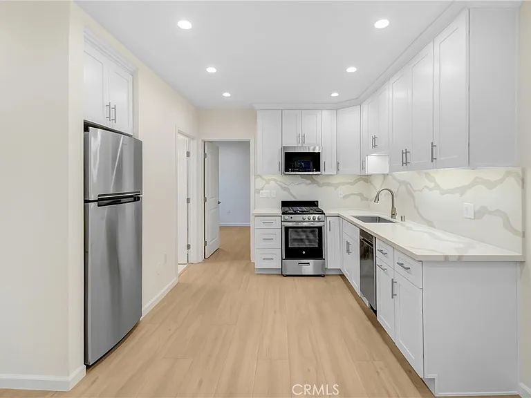 1013 E Angeleno Ave — Photo 8