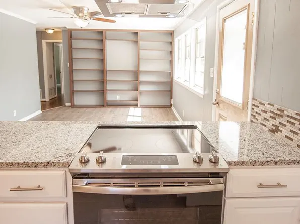 2758 Baldwin Brook Dr, Montgomery, AL 36116