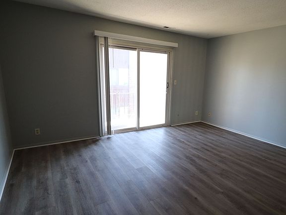 2nd image of 917 Washington St APT 3