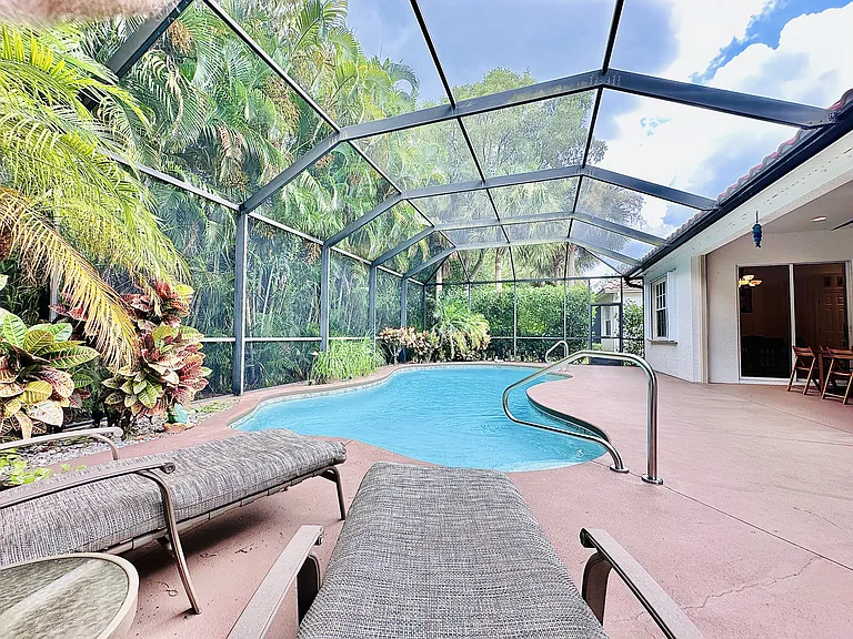 15830 Delaplata Ln — Photo 32