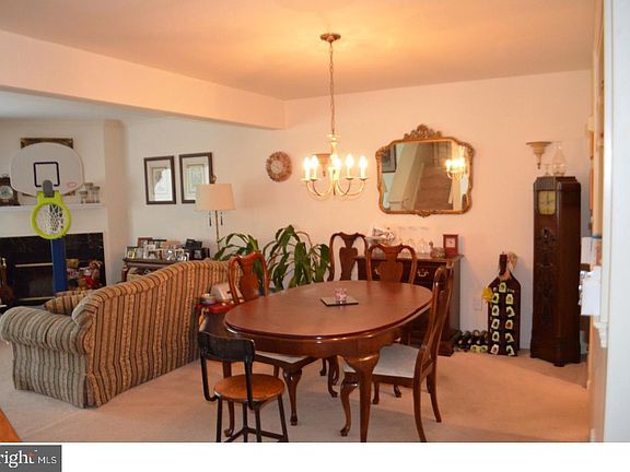 5th image of 302 Doral Dr