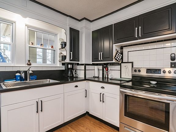 4th image of 69 Belvidere St