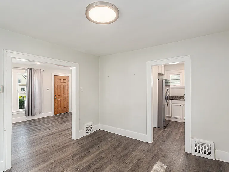 202 N Washington Ave — Photo 6